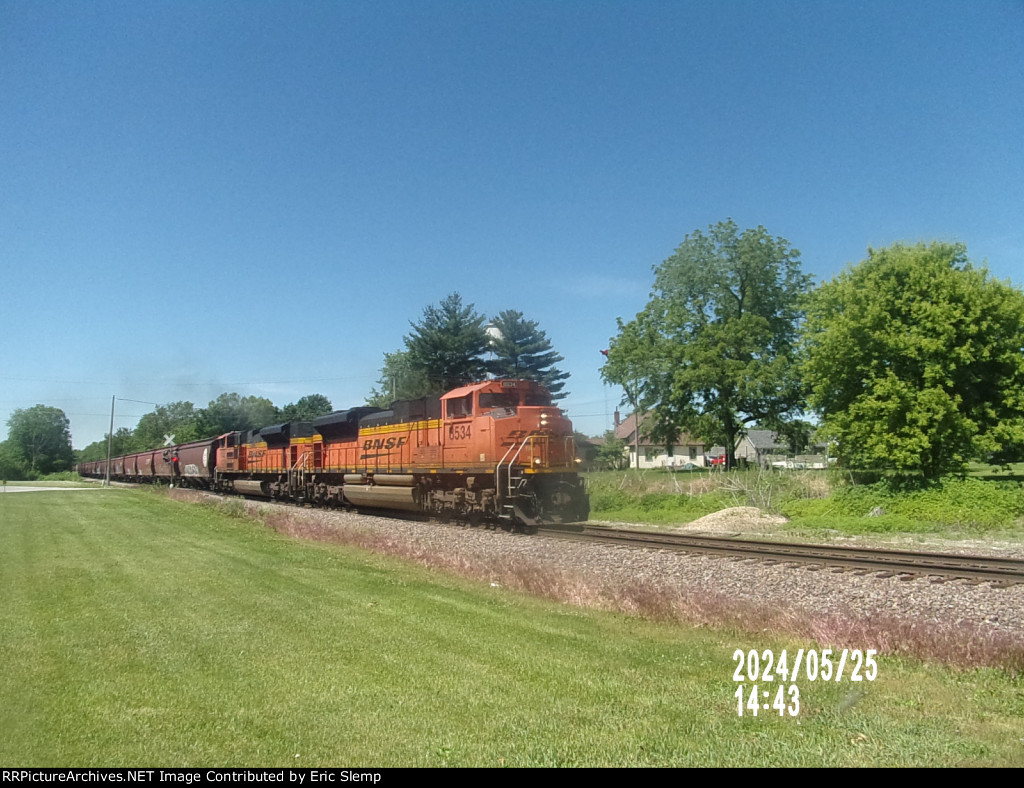 BNSF 8534